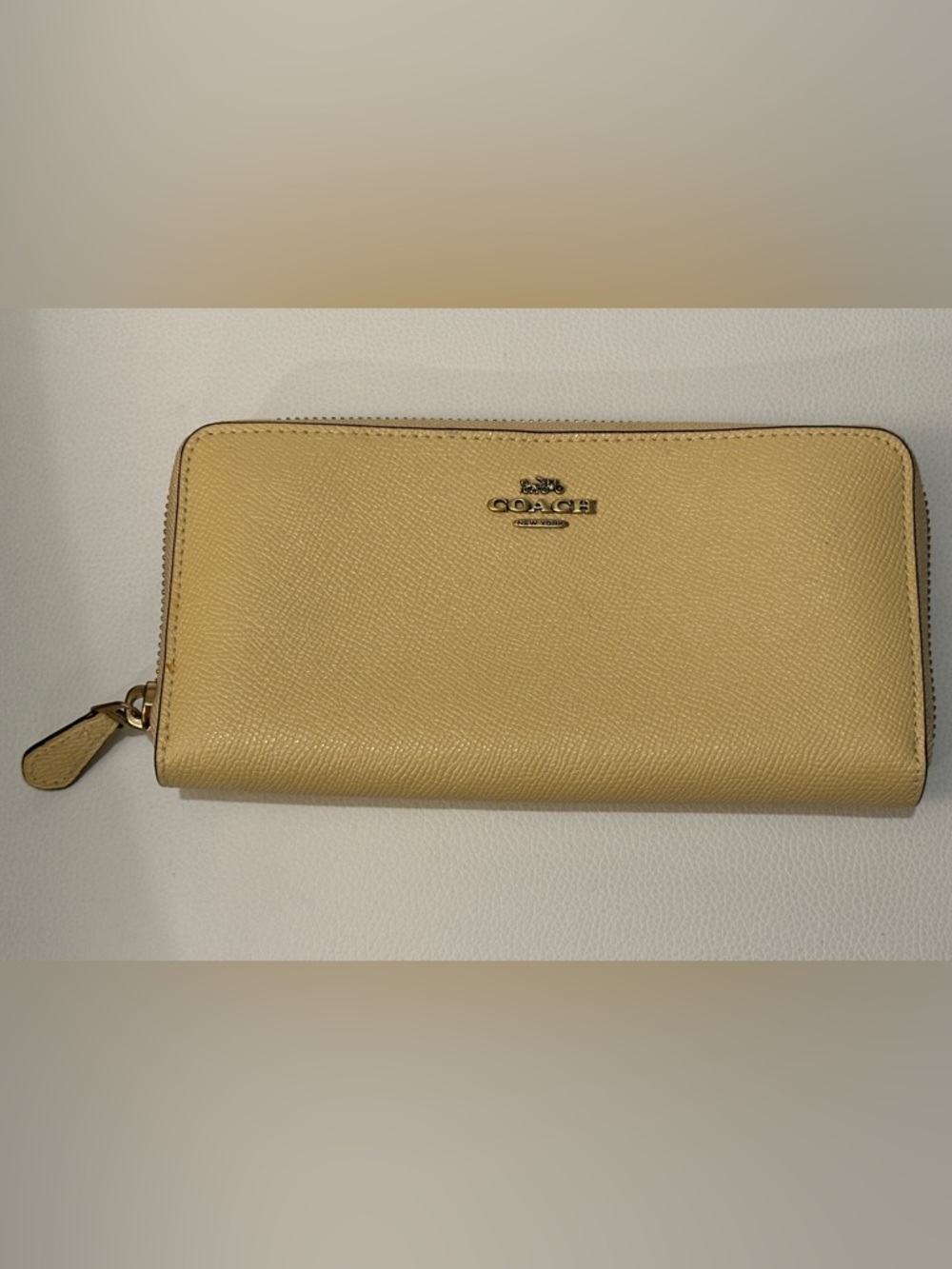 COACH Accordion Zip Wallet in Soft Yellow Crossgrain Leather - NWT